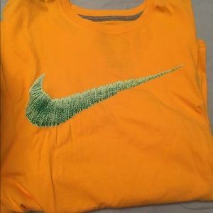 Never worn Nike shirt